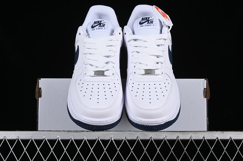 NikeUnisex Air Force 1 - White/Navy