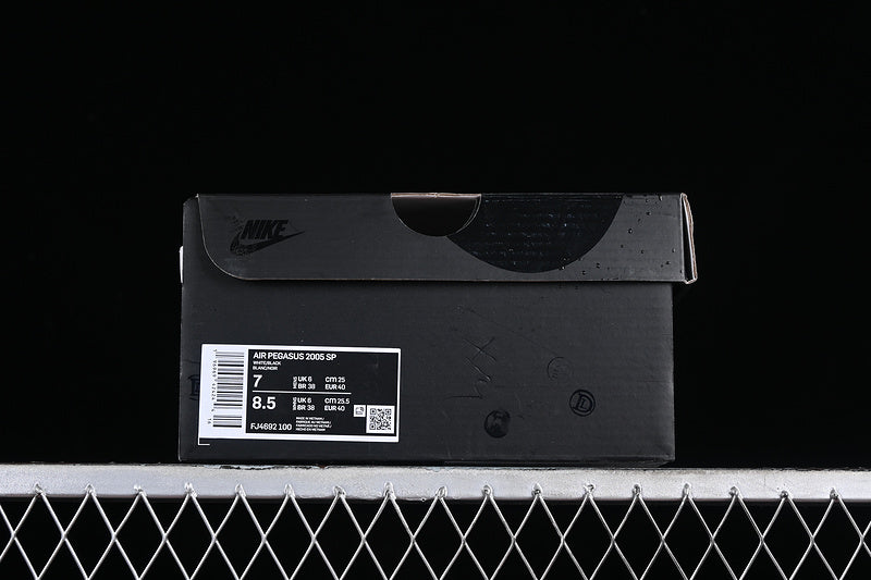 Comme des Garçons Homme Plus x NikeUnisex Air Pegasus 2K5 - White