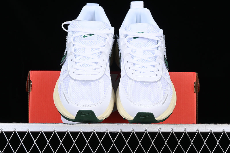 NikeUnisex V2K Run White/Green