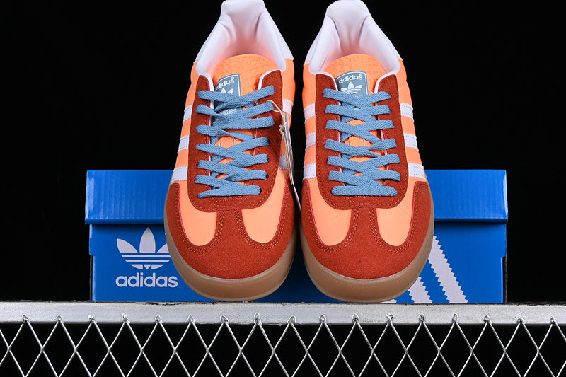 adidasMens Gazzele Indoor - Beam Orange