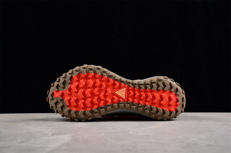 NikeUnisex ACG Mountain Fly Low Gore-Tex SE - Hazel Rush