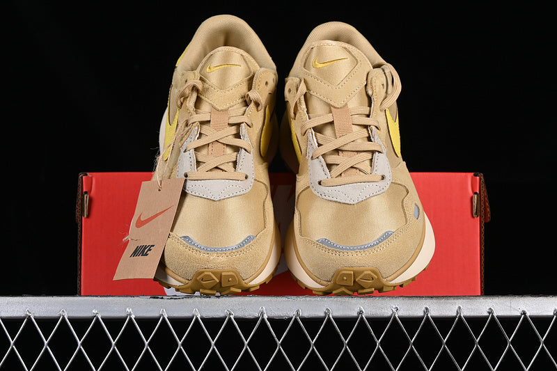 NikeUnisex Phoenix x Sacai Vapor Waffle - Yellow/Gold