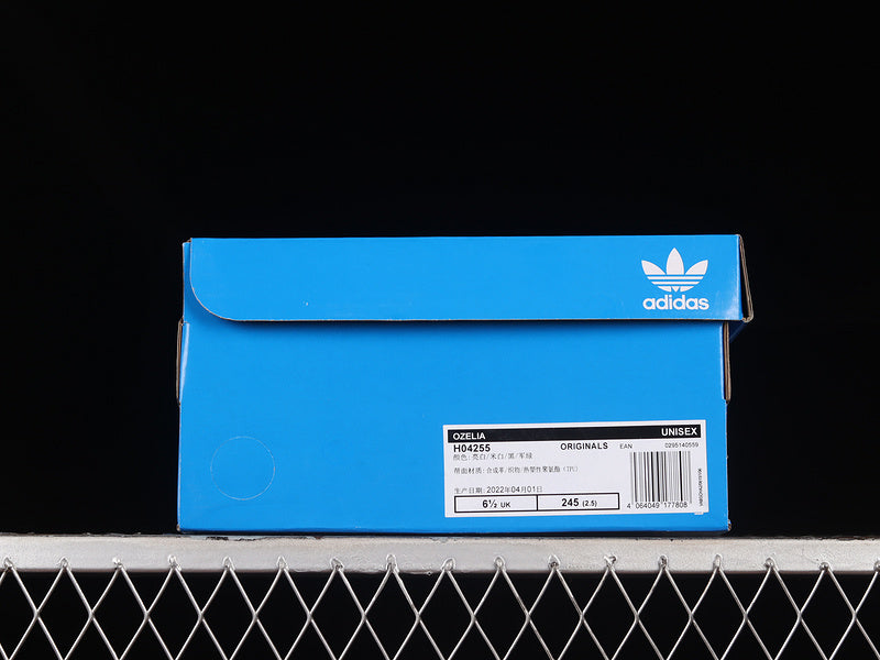adidasUnisex Ozelia Wonder - White