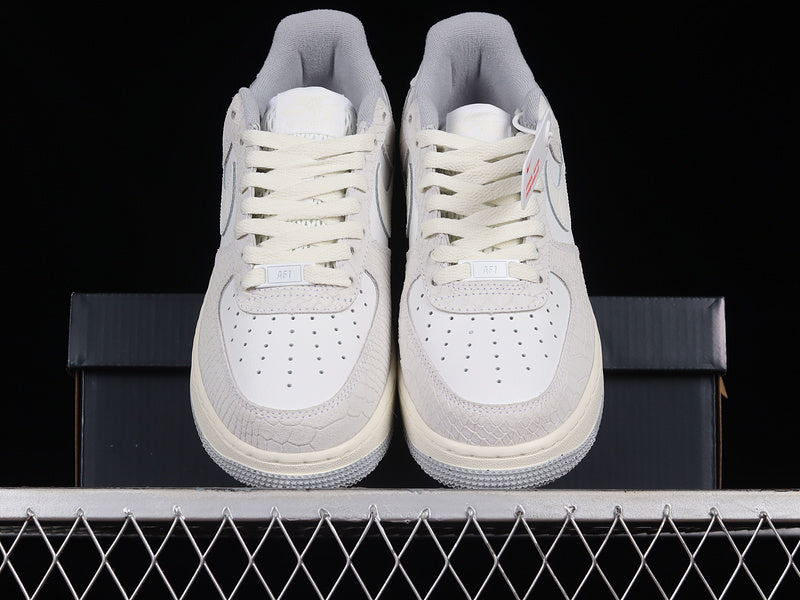 NikeMens Air Force 1 AF1 - White Python