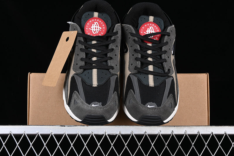 NikeUnisex Air Huarache Runner - Brown