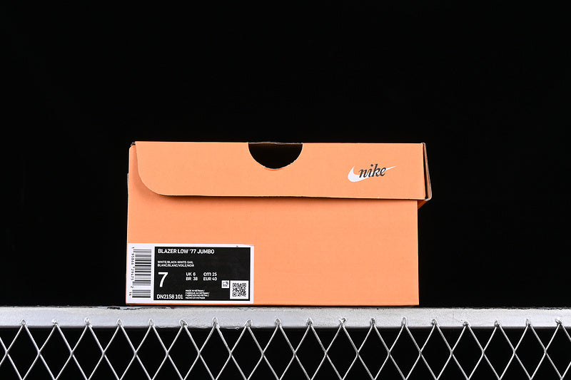 NikeUnisex Blazer Low 77 Jumbo - White/Black Sail