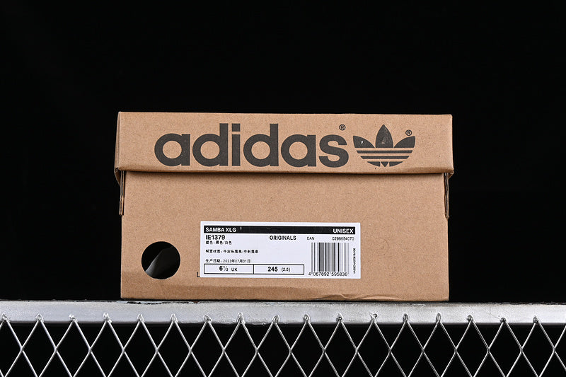 adidasUnisex Samba XLG - Gum Black