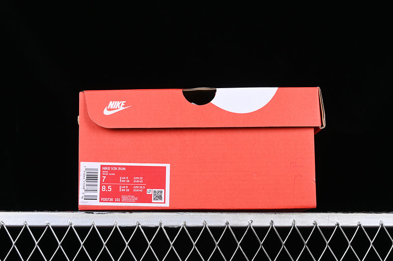 NikeUnisex V2K Run White/Green