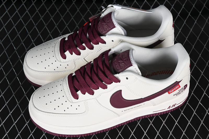 Air Force 1 AF1 Low x Supreme x The North Face - White