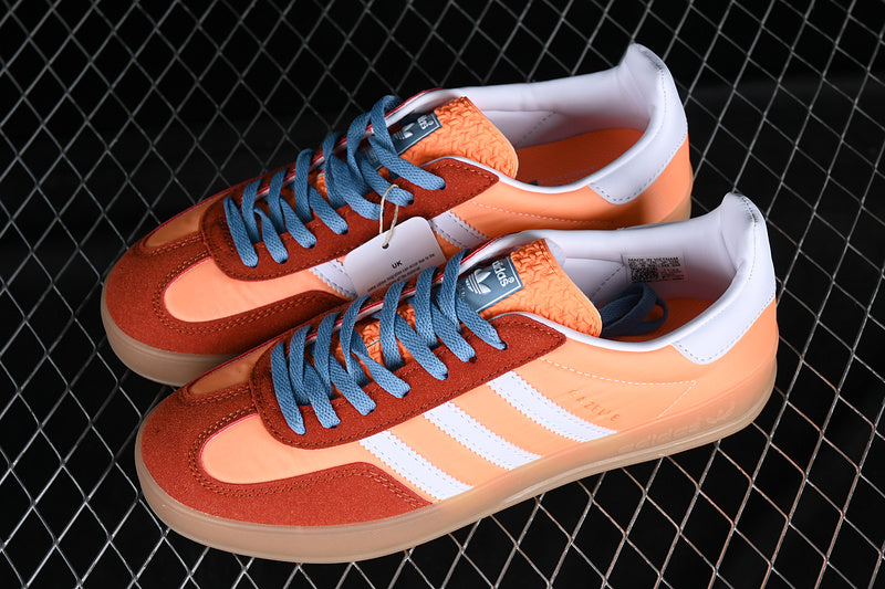 adidasMens Gazzele Indoor - Beam Orange