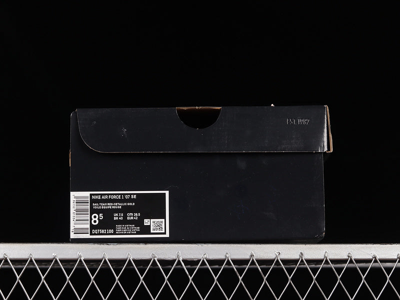 NikeUnisex Air Force 1 AF1 Low 40th Anniversary Edition - Sail Team Red