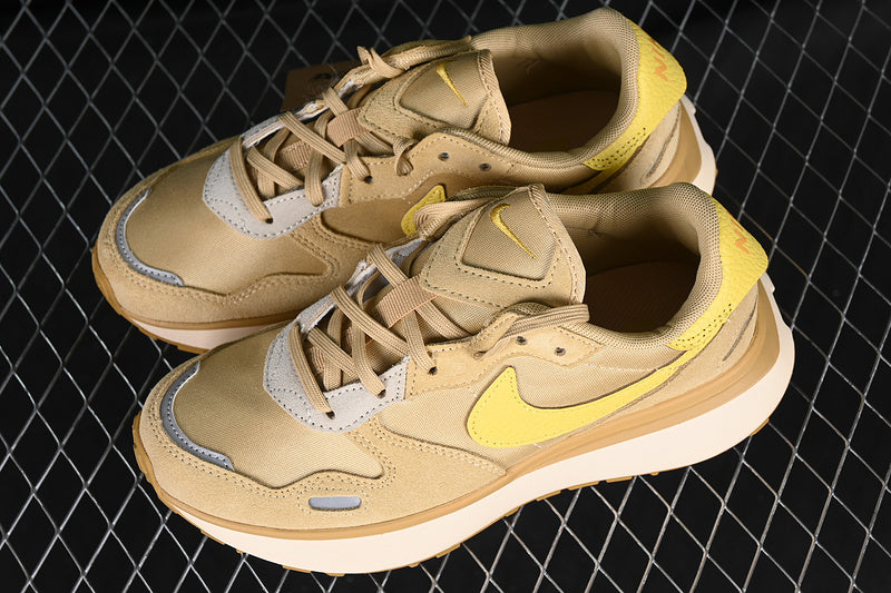 NikeUnisex Phoenix x Sacai Vapor Waffle - Yellow/Gold