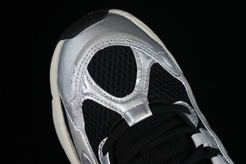 adidasUnisex Ozmillen - Silver Black