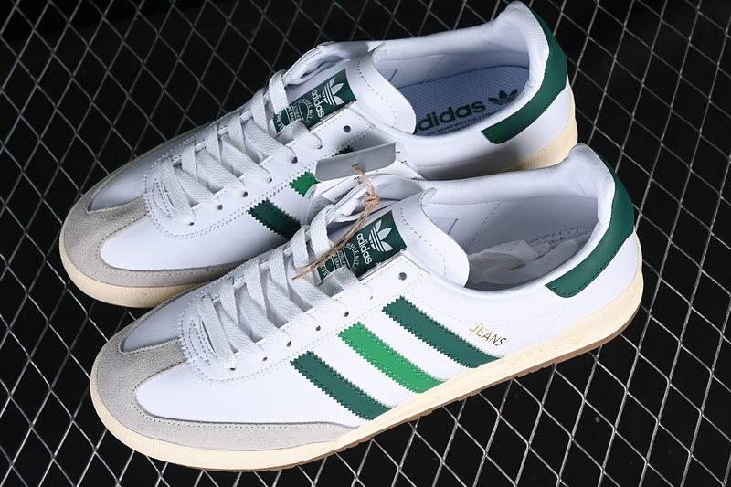 adidasOriginals Jeans - White