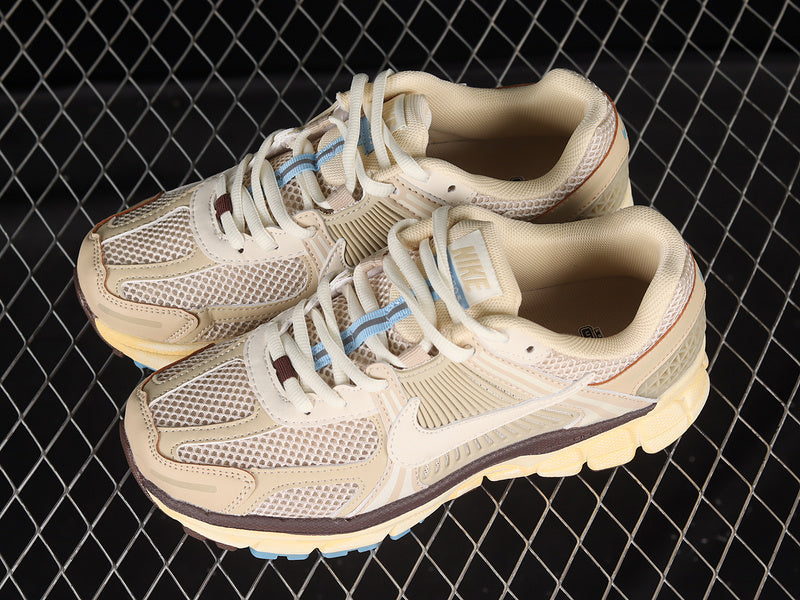 NikeMens Zoom Vomero 5 - Oatmeal