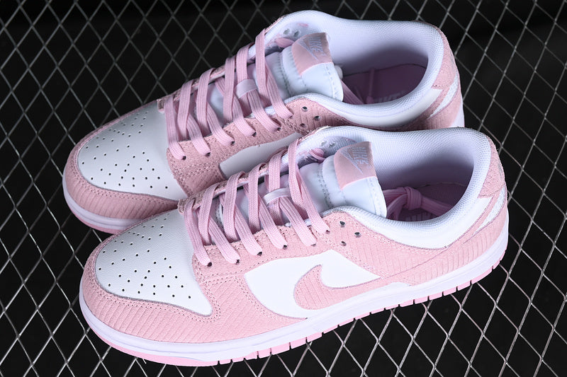 NikeWMNS Dunk Low - Pink Corduroy