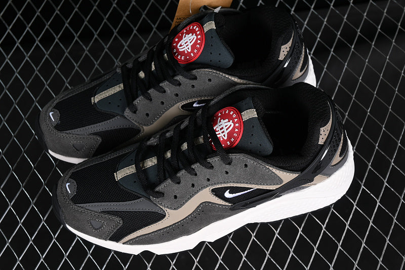NikeUnisex Air Huarache Runner - Brown