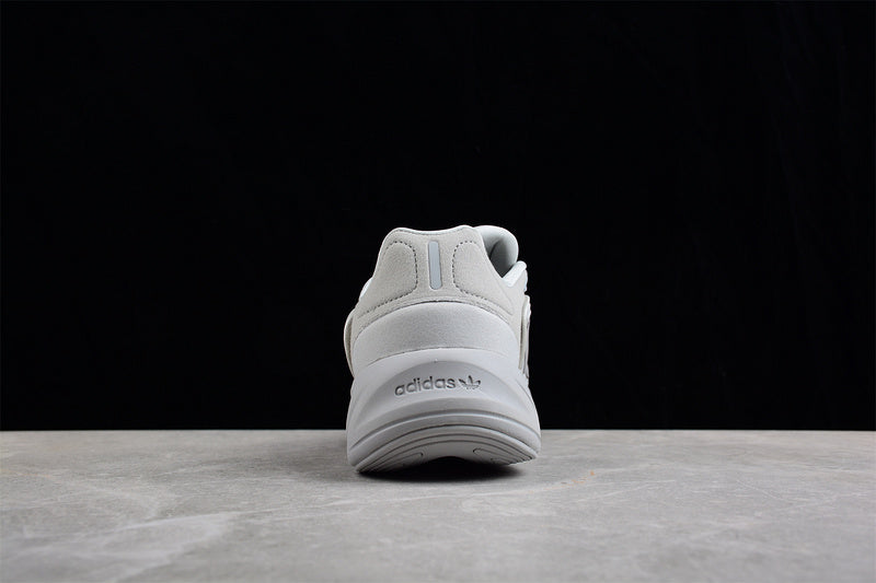 adidasUnisex Ozelia - Triple Grey