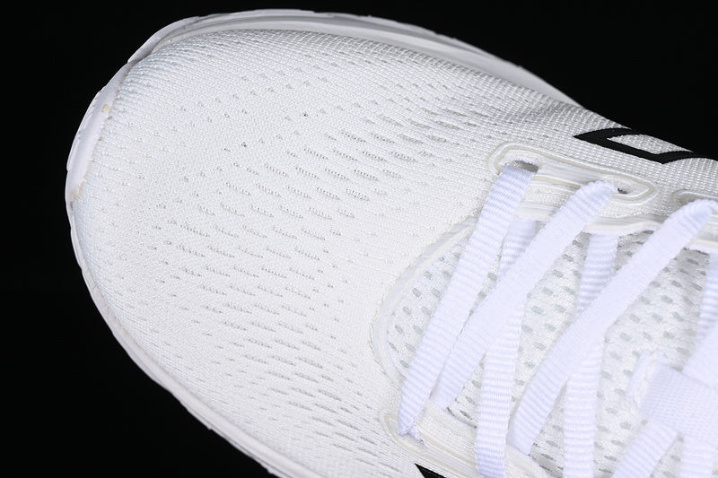 New Balance 880 Fresh Foam - White