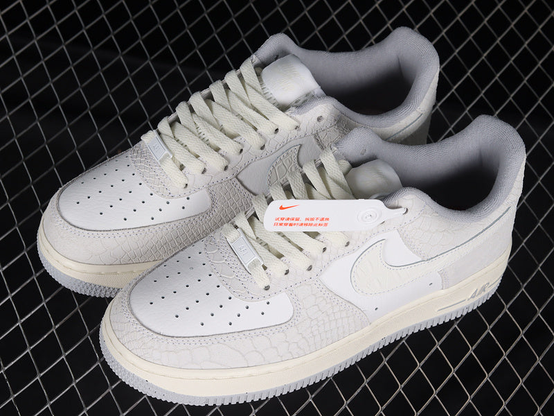 NikeUnisex Air Force 1 AF1 - White Python