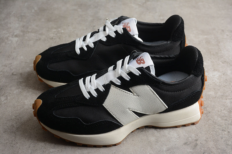 New Balance 327 - Black