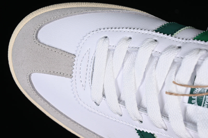 adidasOriginals Jeans - White