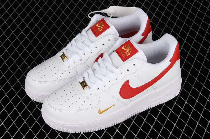 NikeUnisex Air Force AF1 Essential - Gym Red