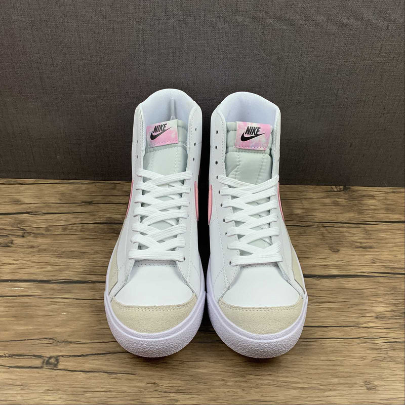 NikeWMNS Blazer Mid 77 - Double Swoosh