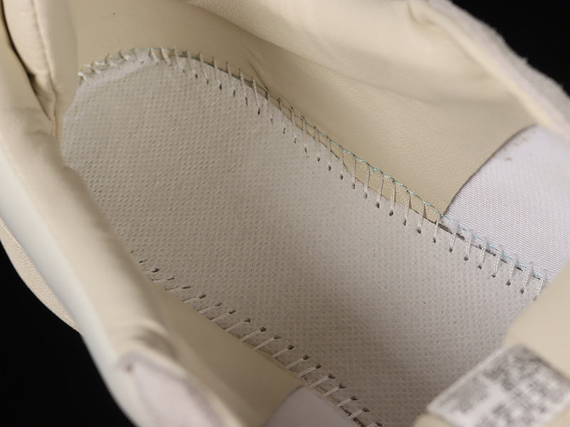 adidasUnisex Light Bad Bunny - Campus Cream