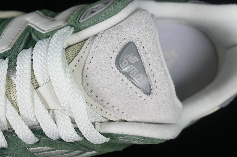 New Balance 9060 - Nori