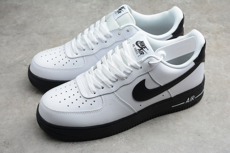 NikeUnisex Air Force 1 AF1 Low - Black Midsole