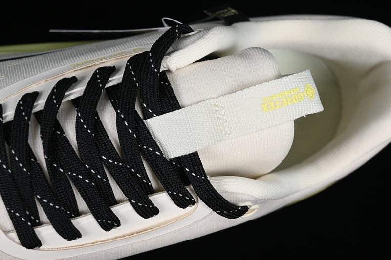 NikeUnisex Infinity Run 4 Gore Tex - White