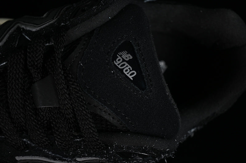 New Balance 9060 - Black/Sea Salt