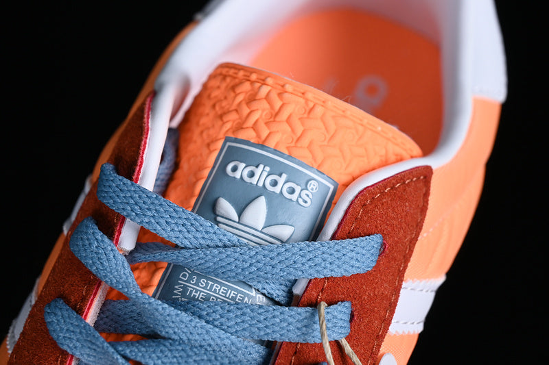 adidasMens Gazzele Indoor - Beam Orange