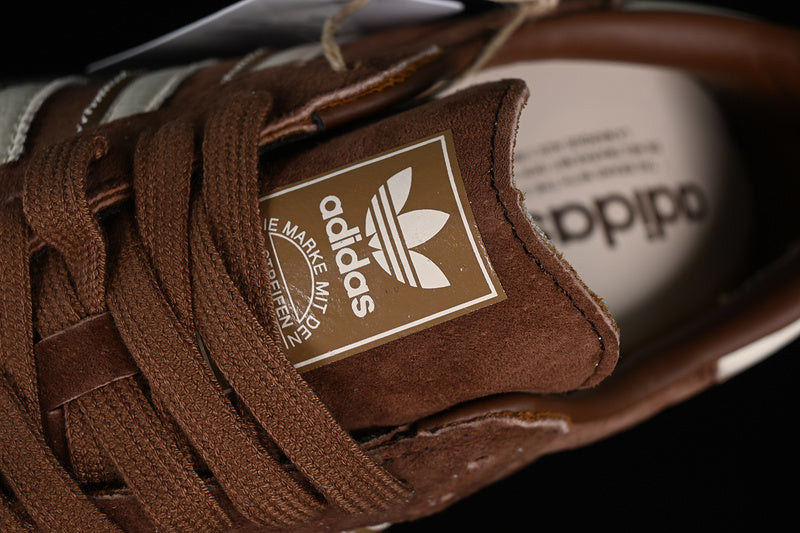 adidasUnisex Samba - Preloved Brown