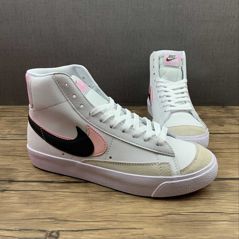 NikeWMNS Blazer Mid 77 - Double Swoosh