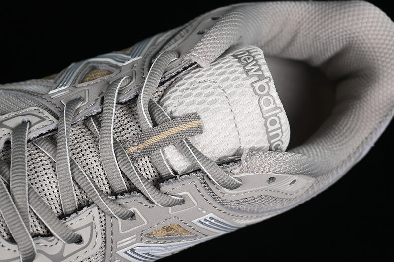 New Balance 860 V2 - Mars