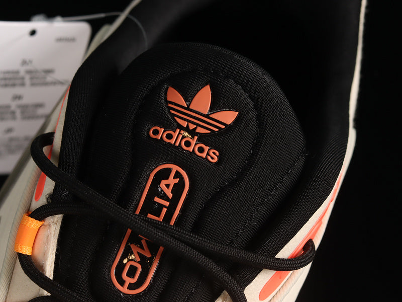 adidasUnisex Ozelia Wonder - White