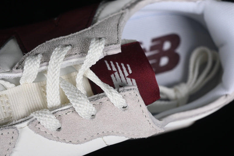 New Balance 327 - Burgundy