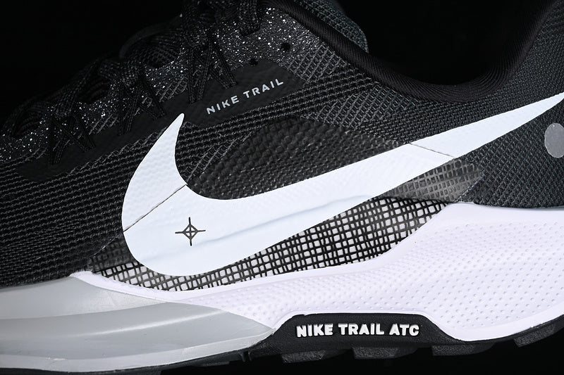 NikeUnisex React Pegasus Trail 5 - Wolf Grey/White