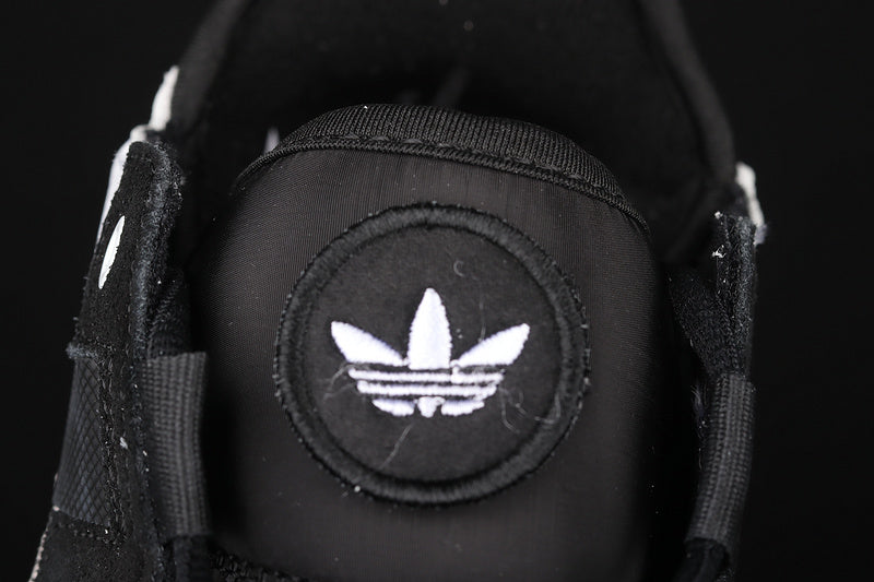 adidasUnisex Niteball - Black/White