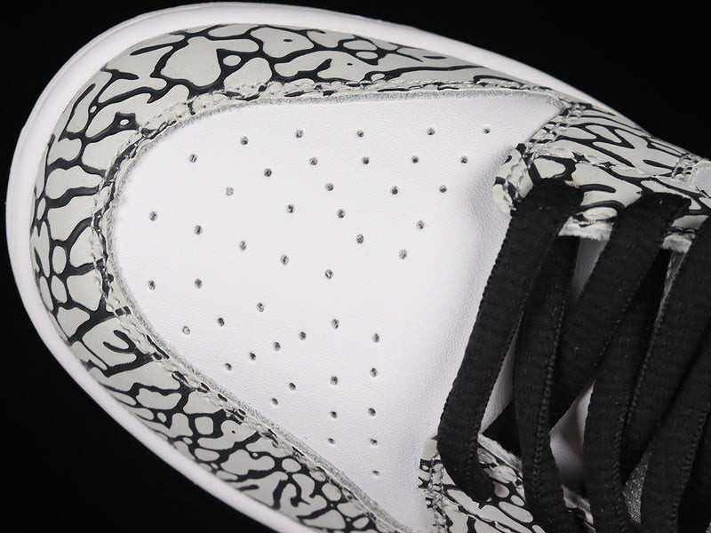 Supreme x NikeSB Dunk Low Pro - White
