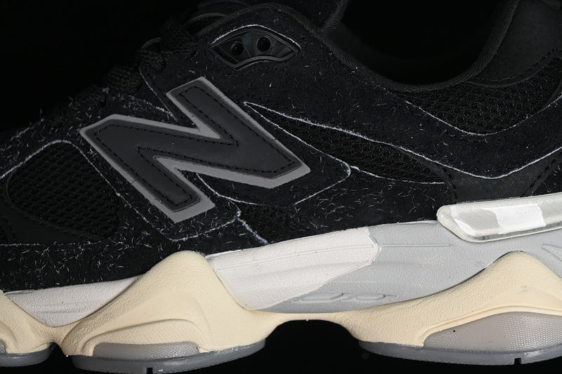 New Balance 9060 - Black/Sea Salt