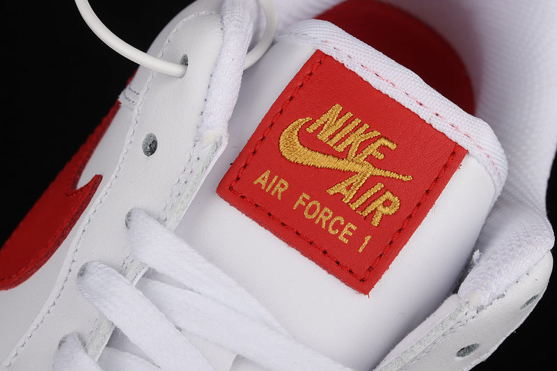 NikeWMNS Air Force AF1 Essential - Gym Red