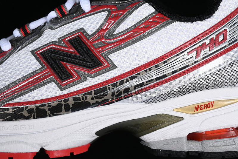New Balance 740 - Silver/Red