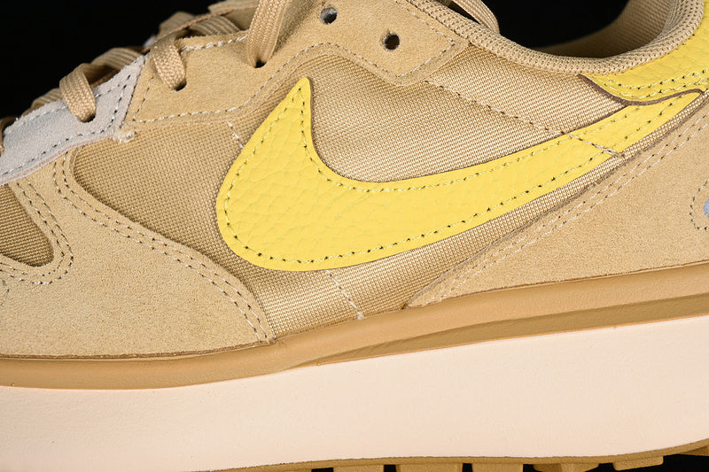 NikeUnisex Phoenix x Sacai Vapor Waffle - Yellow/Gold