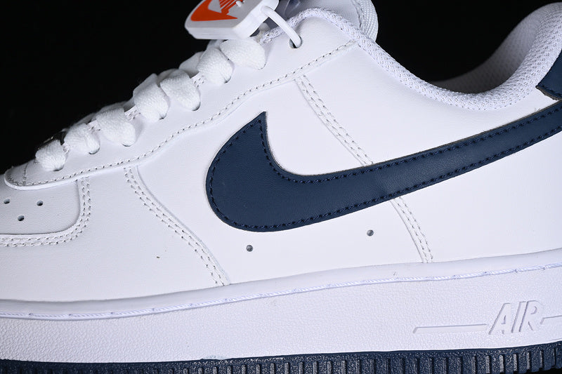 NikeUnisex Air Force 1 - White/Navy