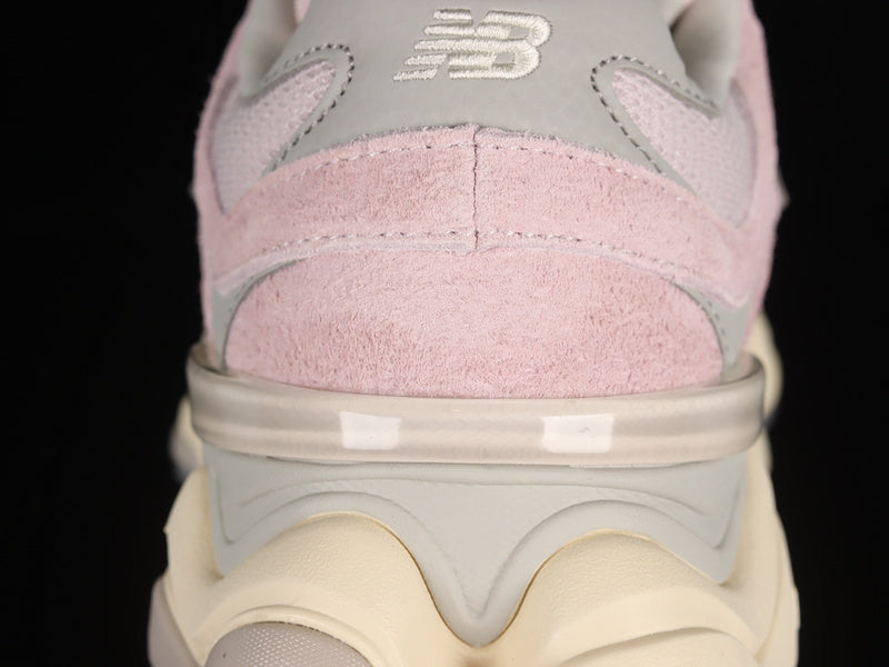 New Balance 9060 - Pink