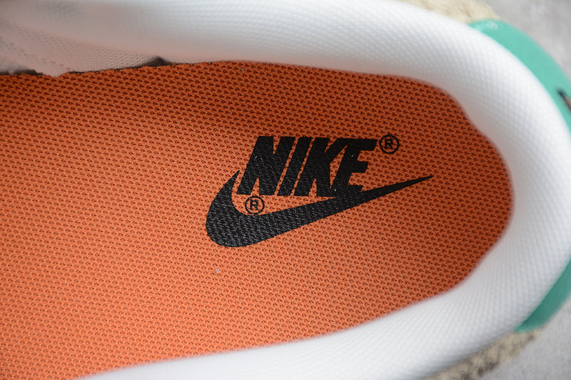 NikeUnisex SB Dunk Low - Driftwood