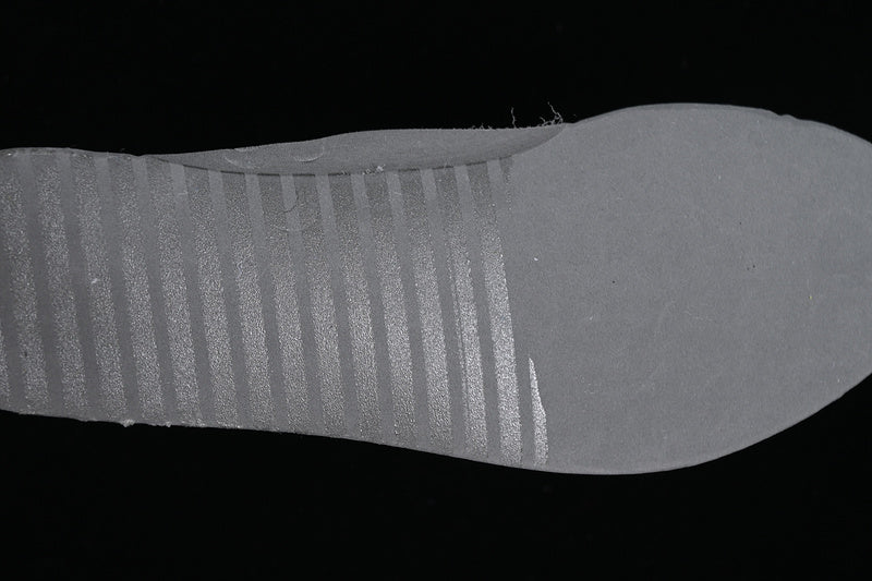 NikeUnisex Zoom Vomero 5 - White